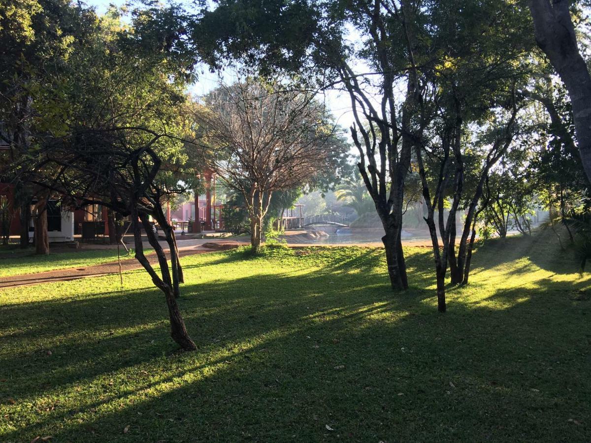 Kaazmein Lodge Livingstone Exteriör bild